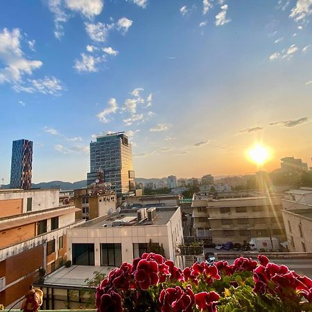 Rtsh Apartment Тирана Екстер'єр фото