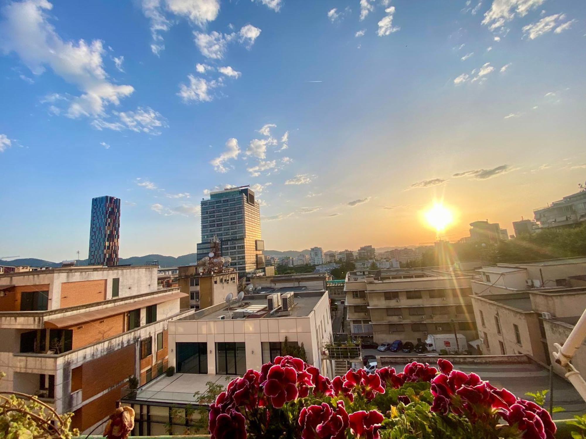 Rtsh Apartment Тирана Екстер'єр фото