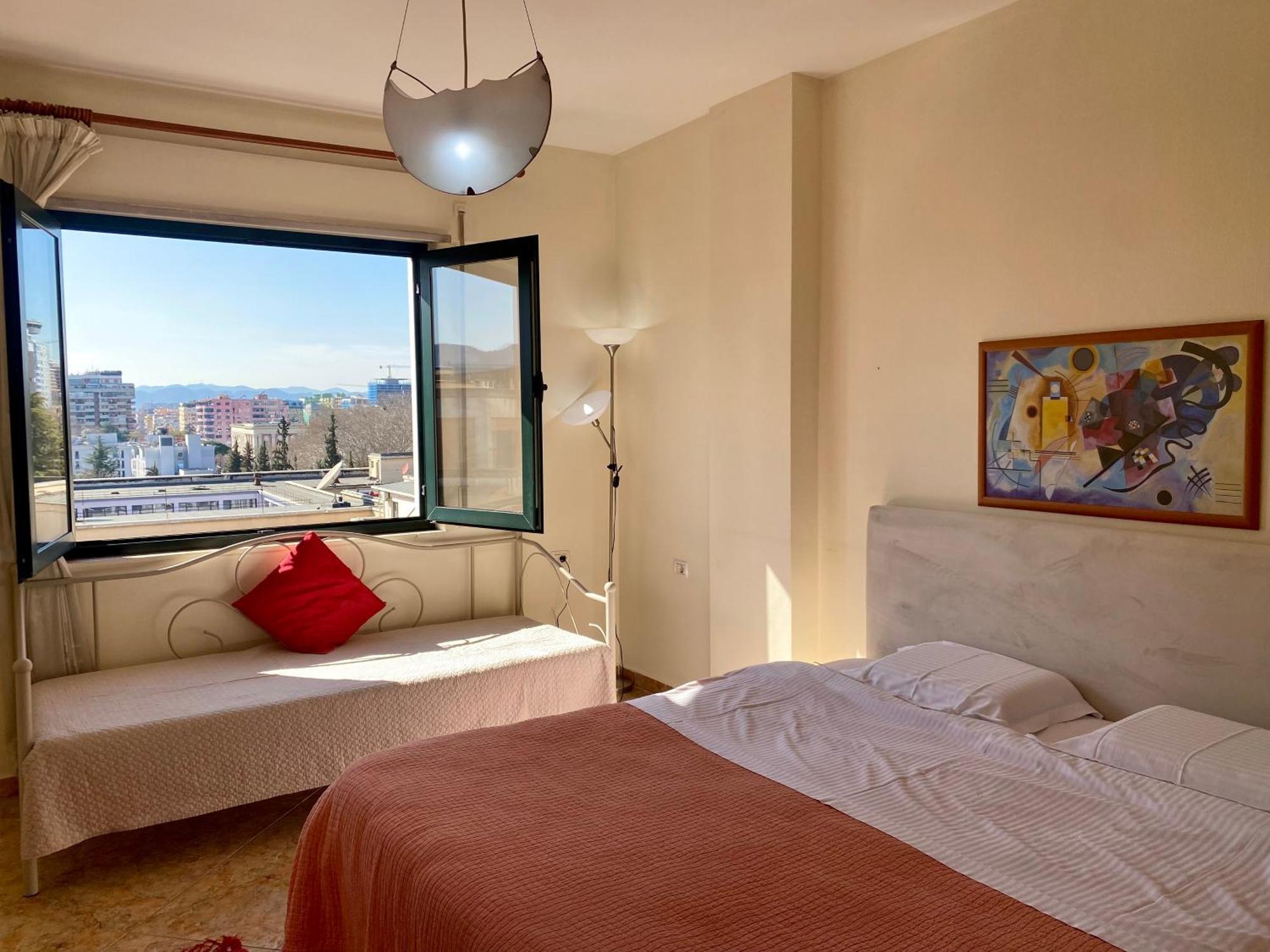 Rtsh Apartment Тирана Екстер'єр фото