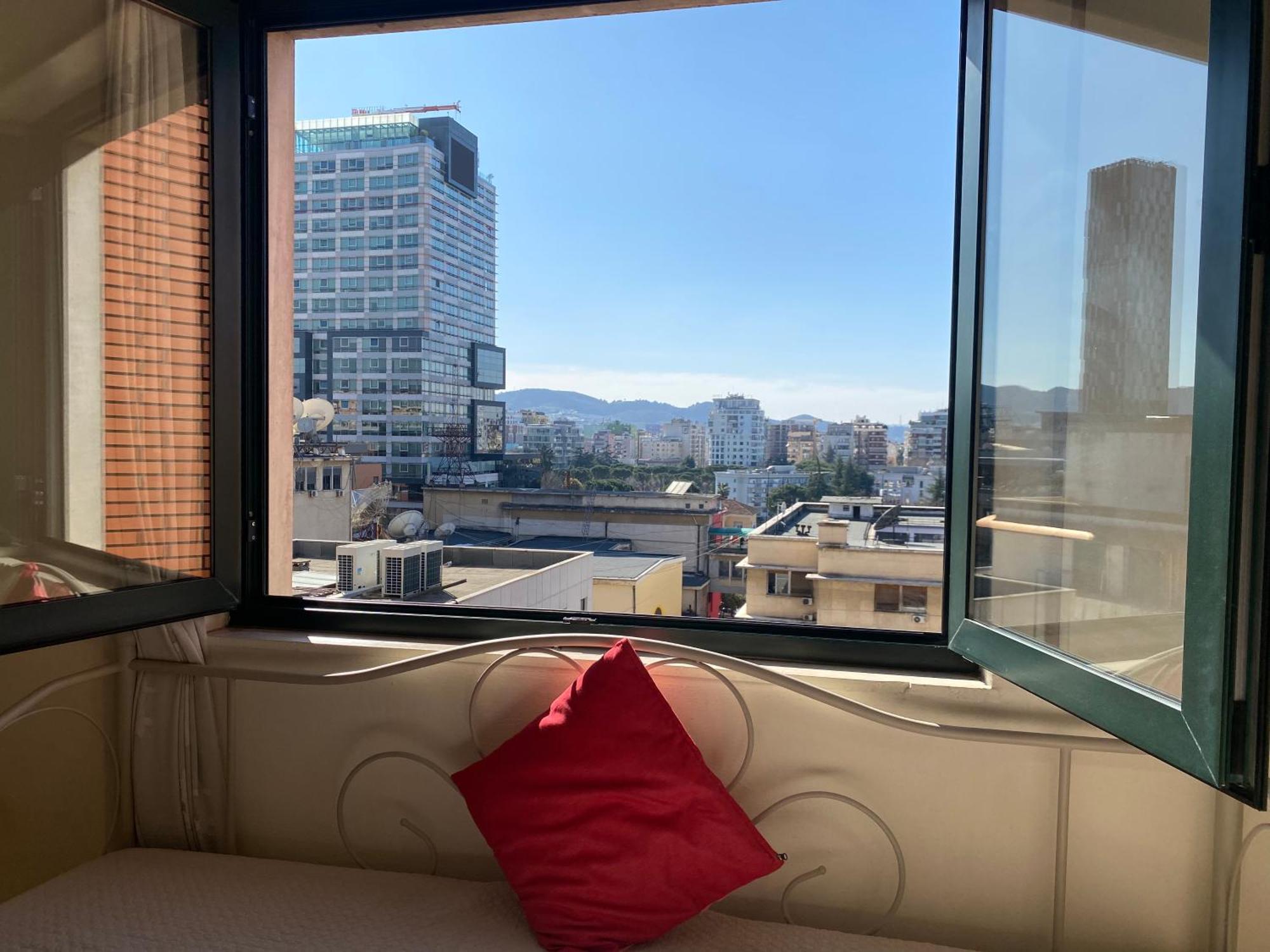 Rtsh Apartment Тирана Екстер'єр фото
